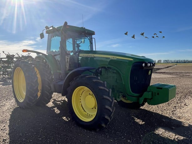 2002 John Deere 8220