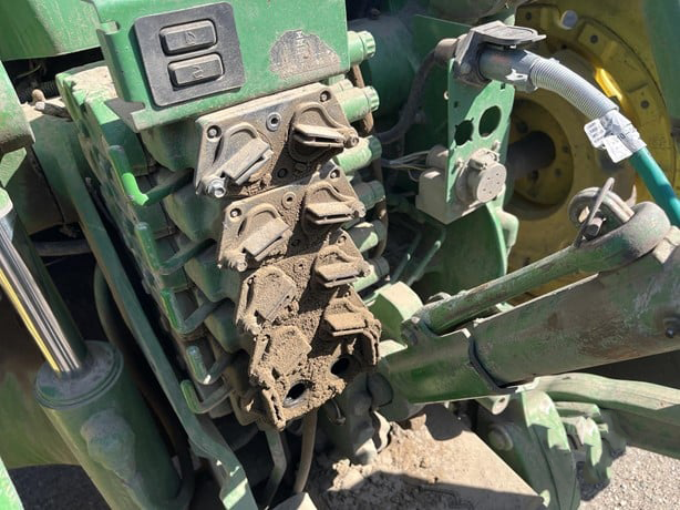 2002 John Deere 8220 photo 7