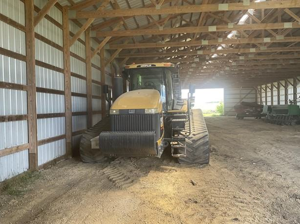 2003 Challenger MT835 photo 2