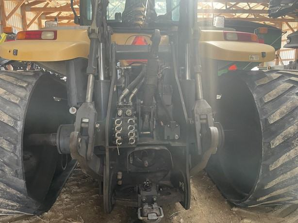 2003 Challenger MT835 photo 6