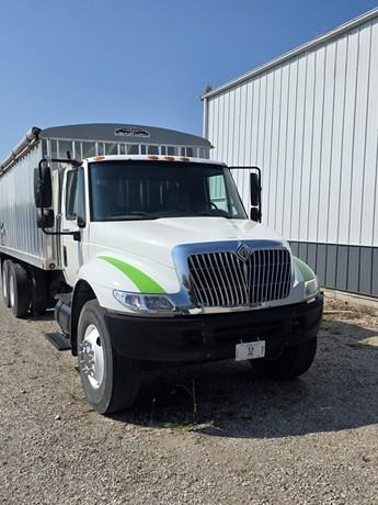 2004 International Durastar 4300