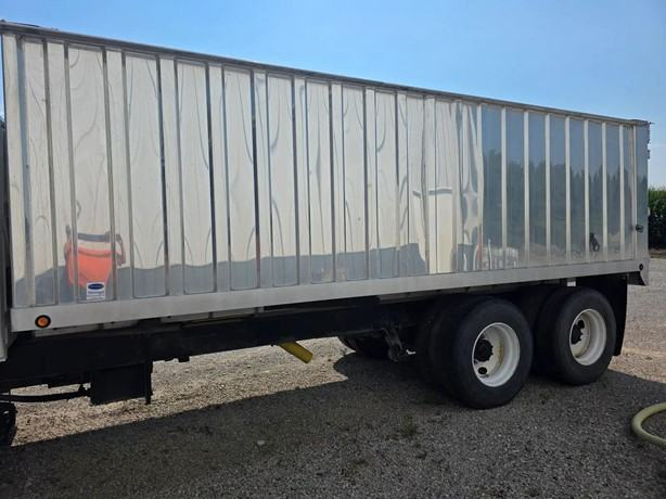 2004 International Durastar 4300 photo 2