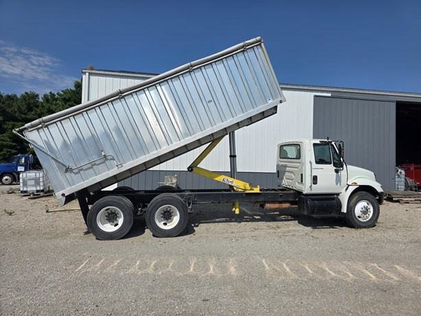 2004 International Durastar 4300 photo 6