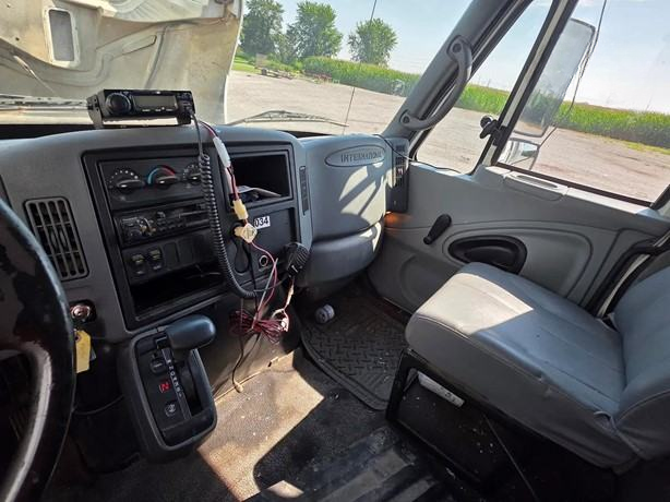 2004 International Durastar 4300 photo 7