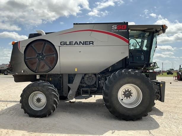 2014 Gleaner S68 photo 4