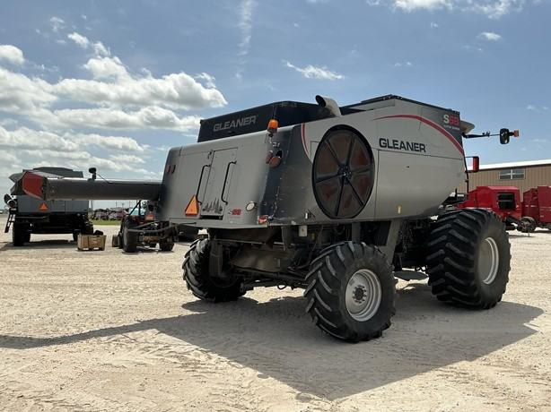 2014 Gleaner S68 photo 5