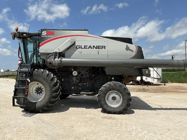 2014 Gleaner S68 photo 8