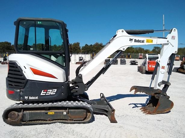 2020 Bobcat E32i photo 7