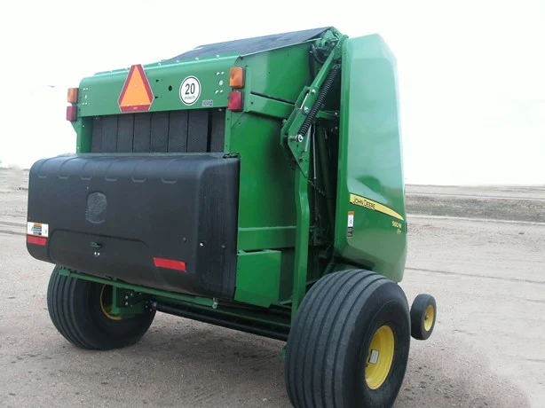2021 John Deere 560M photo 3