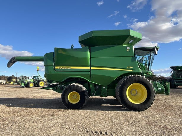 2021 John Deere S790 photo 2