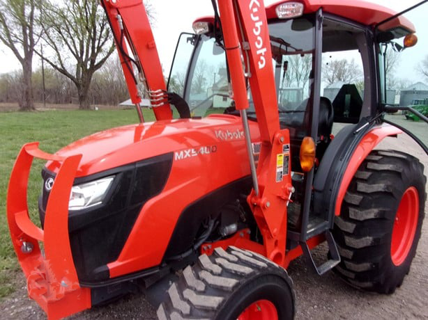 2021 Kubota MX5400 photo 2