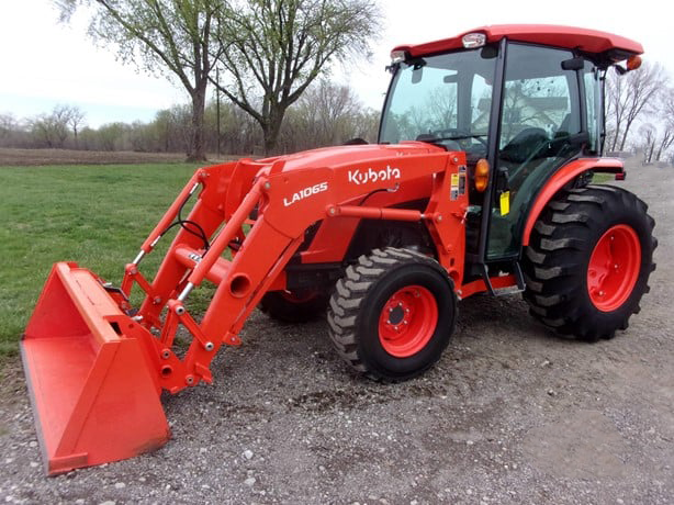 2021 Kubota MX5400 photo 3