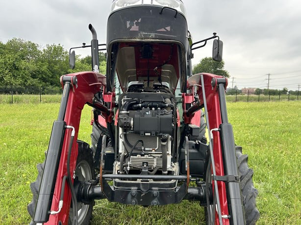 2022 Case IH Farmall 105A photo 2