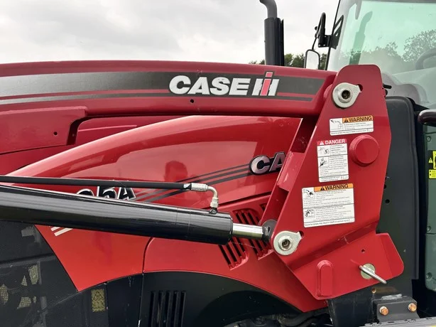 2022 Case IH Farmall 105A photo 3