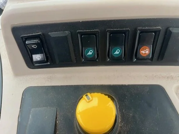 2023 Kubota M7060 photo 5