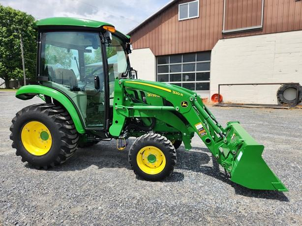 2024 John Deere 3039R photo 2